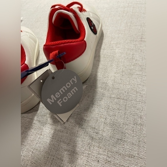GAP kids MARVEL Spiderman memory foam sneaker red & white. Size 12. NEW - Picture 6 of 6